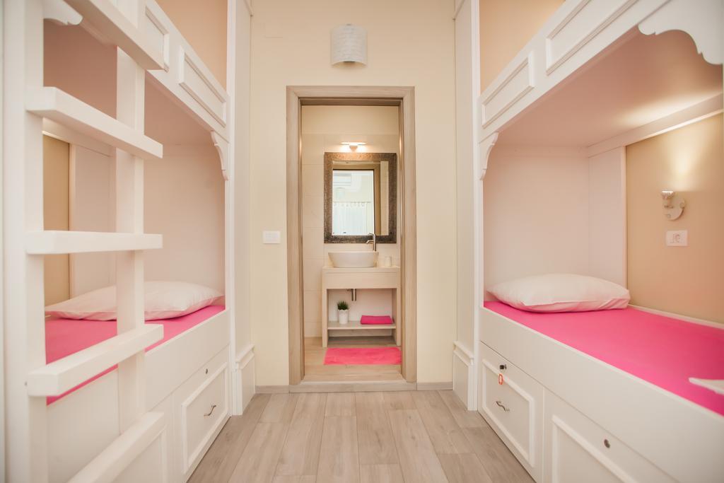 Splendido Hostel *